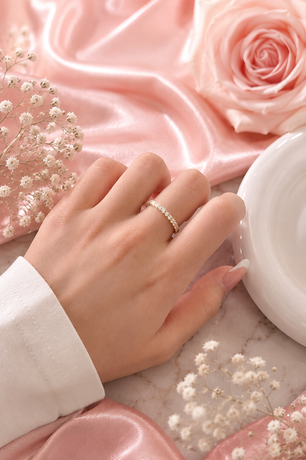 Hèra 14k Gold Crushed Ice Eternity Ring