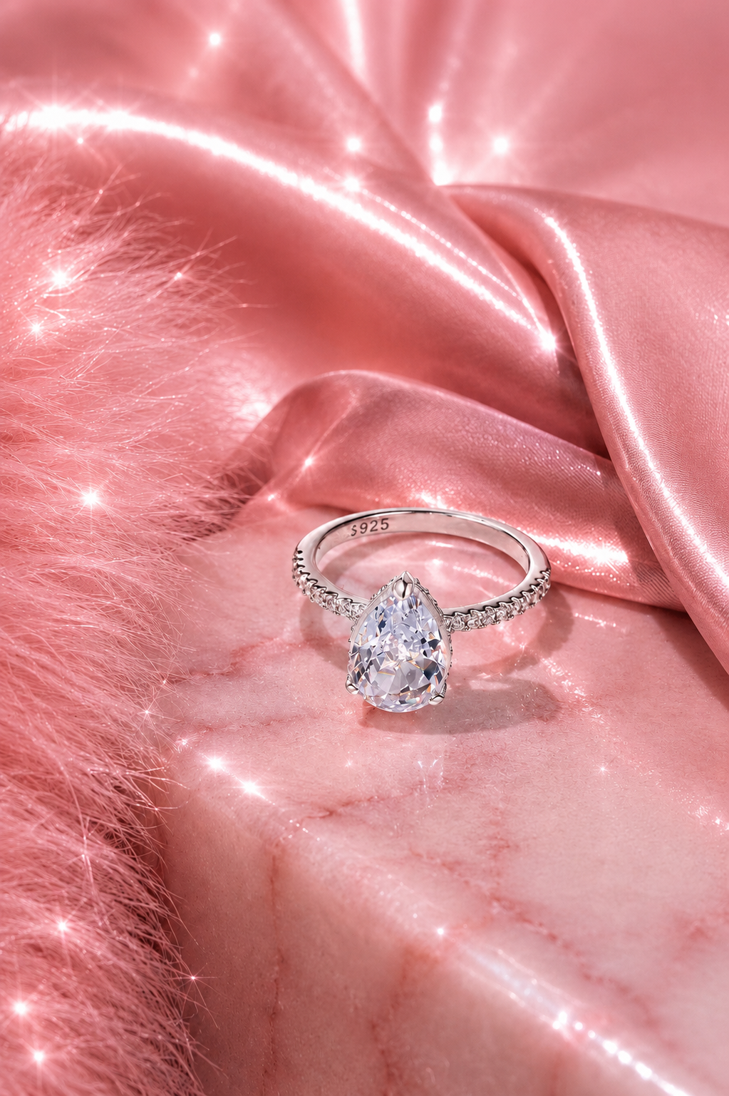 Ophélia S925 Silver Hidden Halo Pear Cut Ring