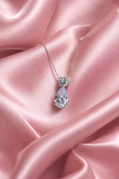 Célestial S925 Silver Crushed Ice Pear Cut Necklace