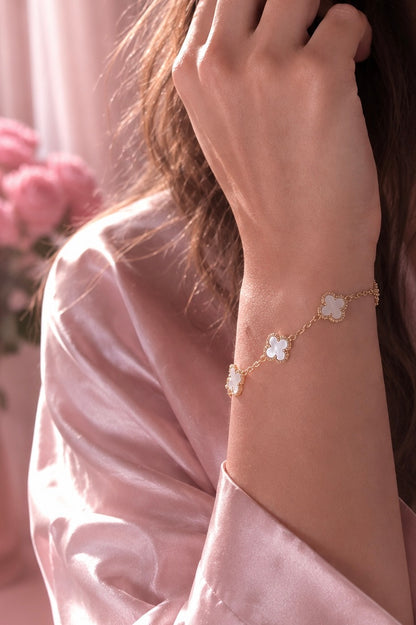 Atèlier 14k Gold White Jade Clover Bracelet