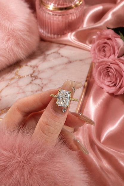 Isabèlle Célestial 14k Gold Crushed Ice Radiant Cut Ring