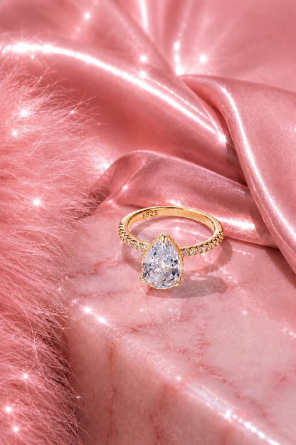 Ophélia 14k Gold Hidden Halo Pear Cut Ring