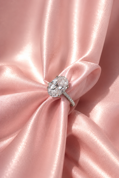 Odéssa S925 Silver Hidden Halo Oval Ring