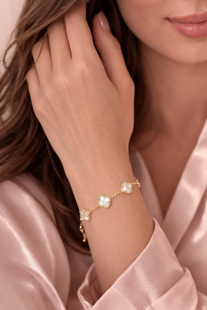 Atèlier 14k Gold White Jade Clover Bracelet