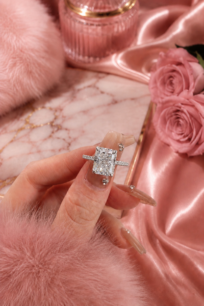 Isabèlle Célestial S925 Silver Crushed Ice Radiant Cut Ring