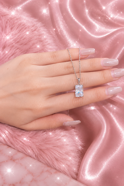 Odéssa S925 Silver Emerald Cut Necklace