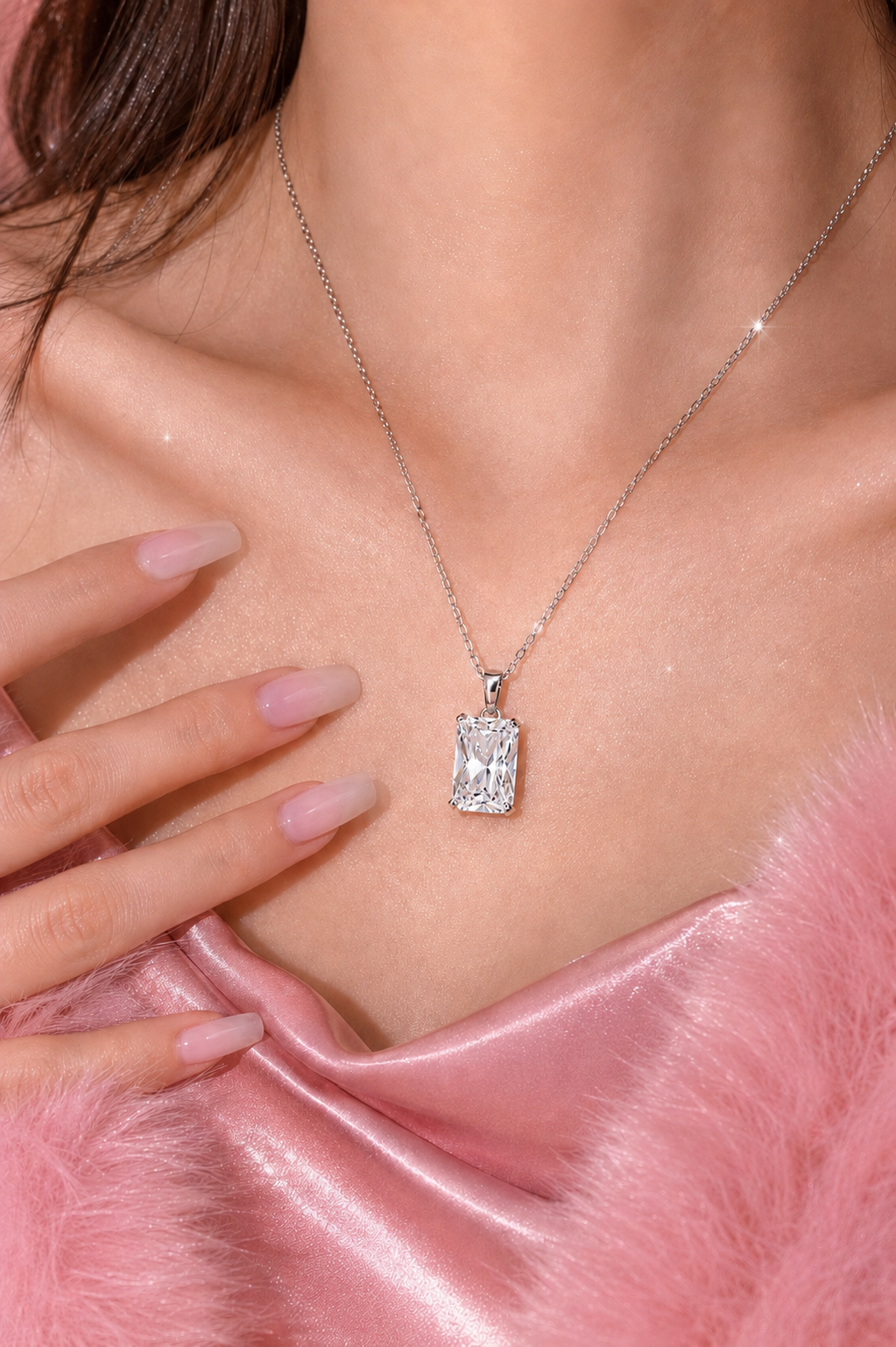 Odéssa S925 Silver Emerald Cut Necklace