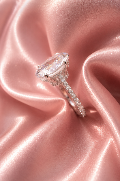 Odéssa S925 Silver Hidden Halo Oval Ring