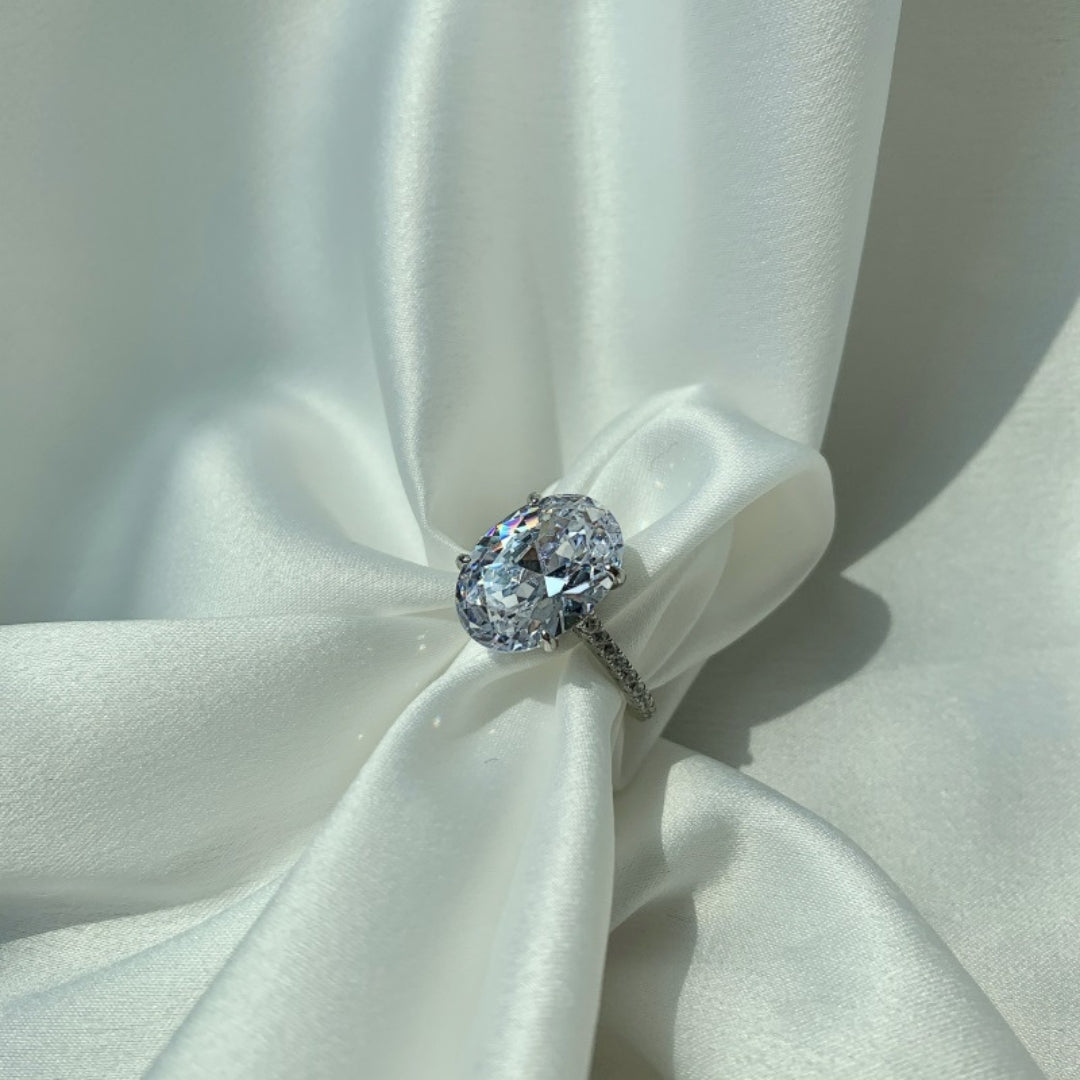 Odessa Oval Ring